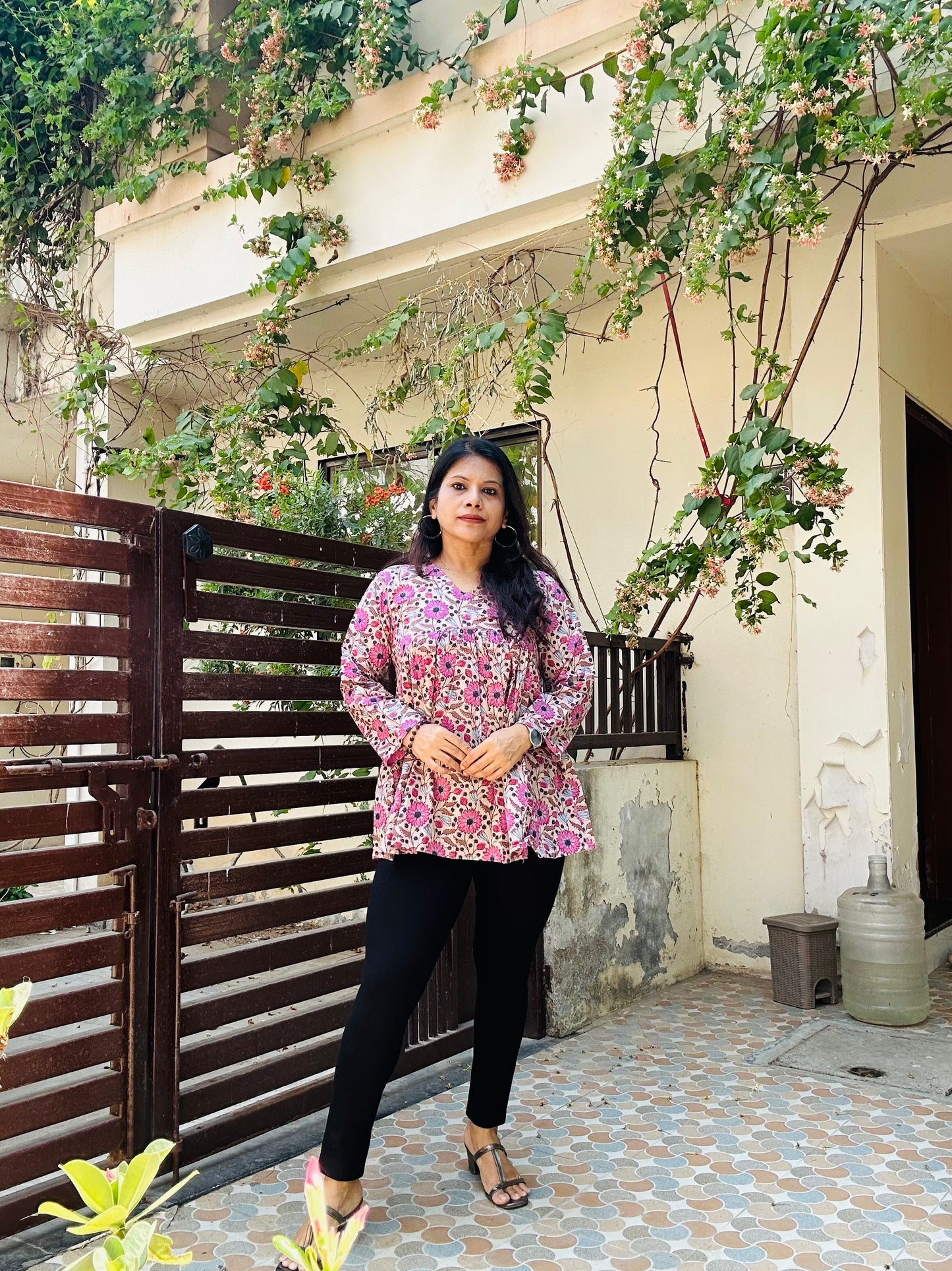 Pink & beige cotton printed short kurti
