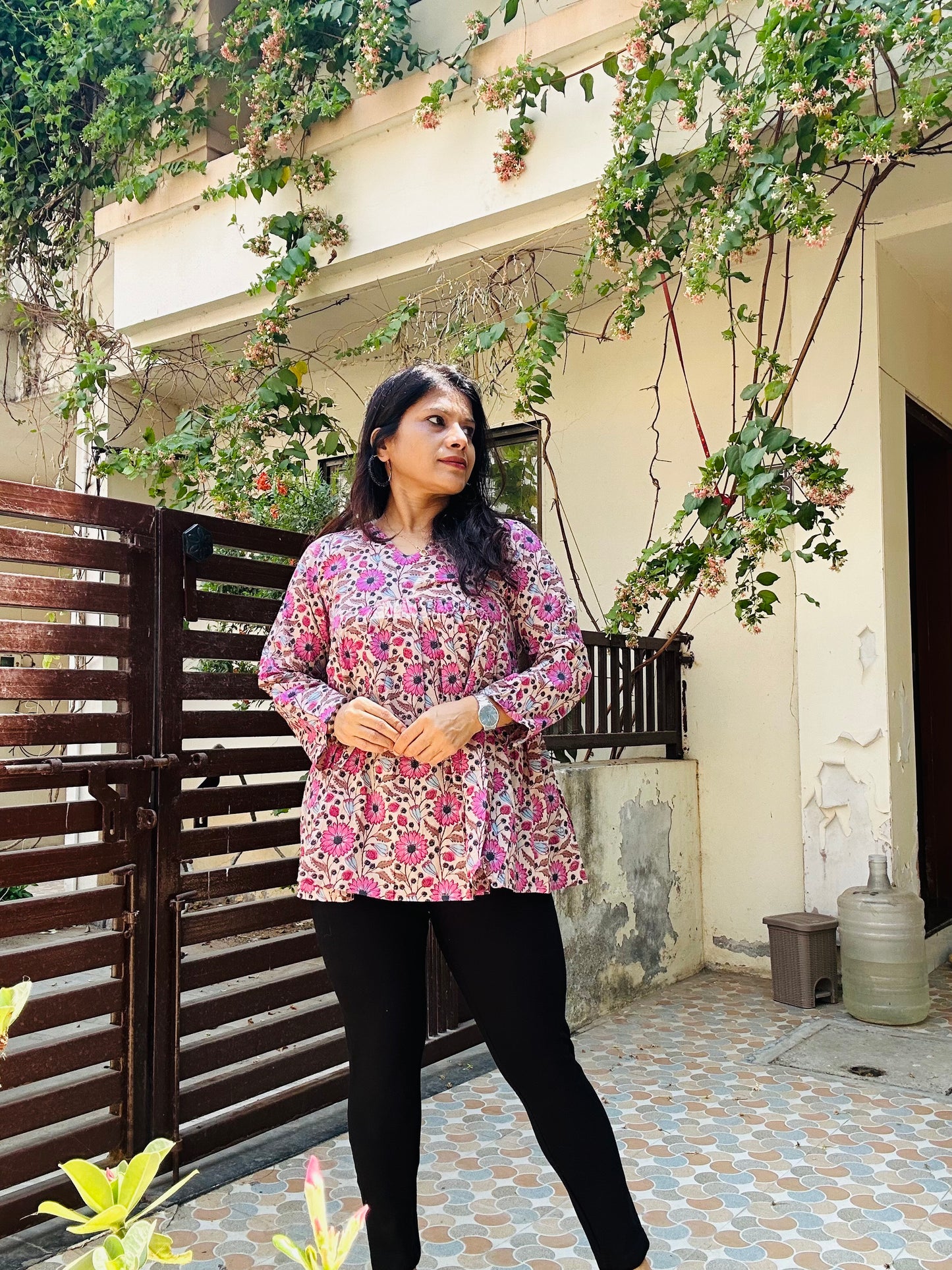 Pink & beige cotton printed short kurti