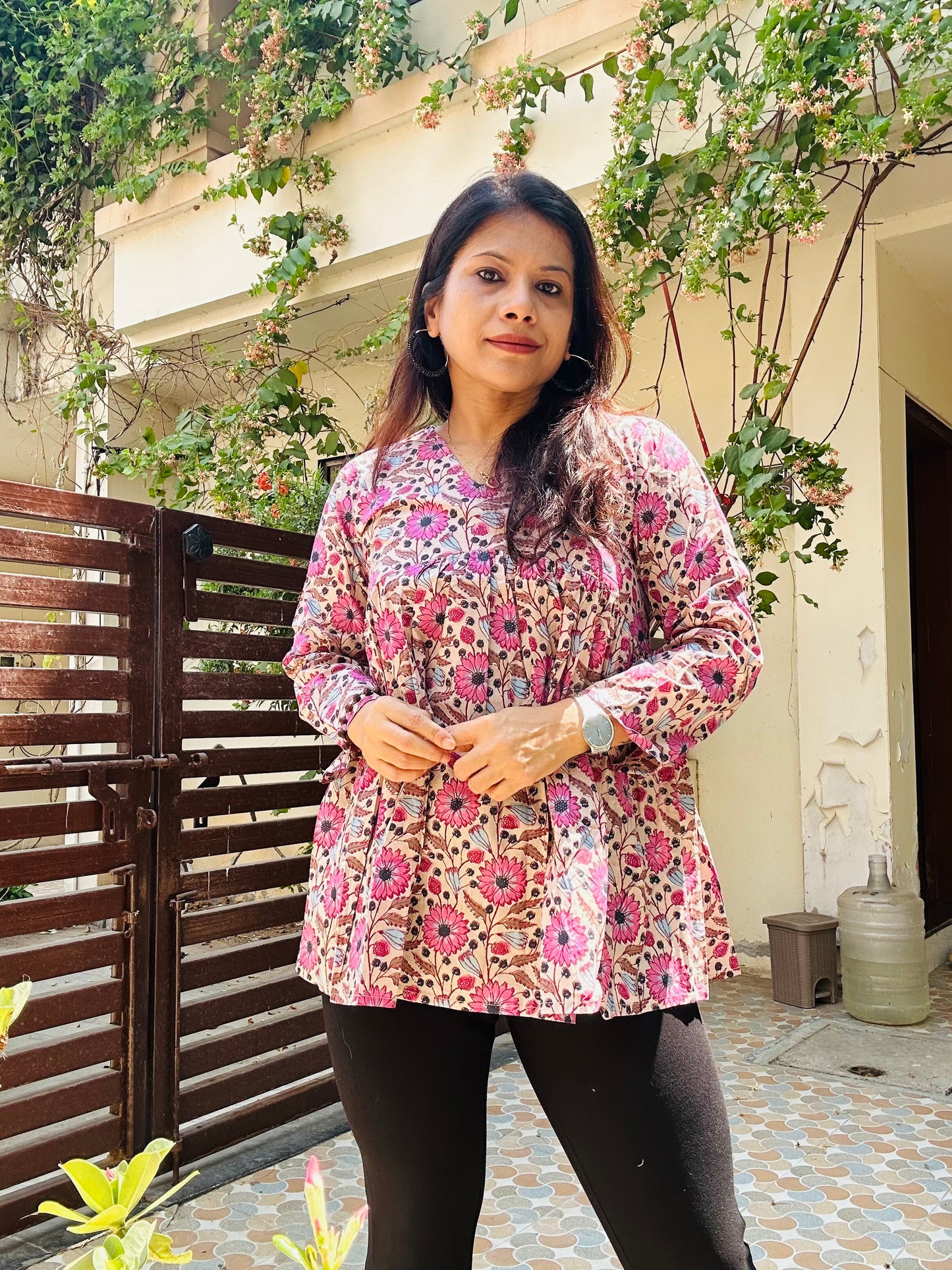 Pink & beige cotton printed short kurti