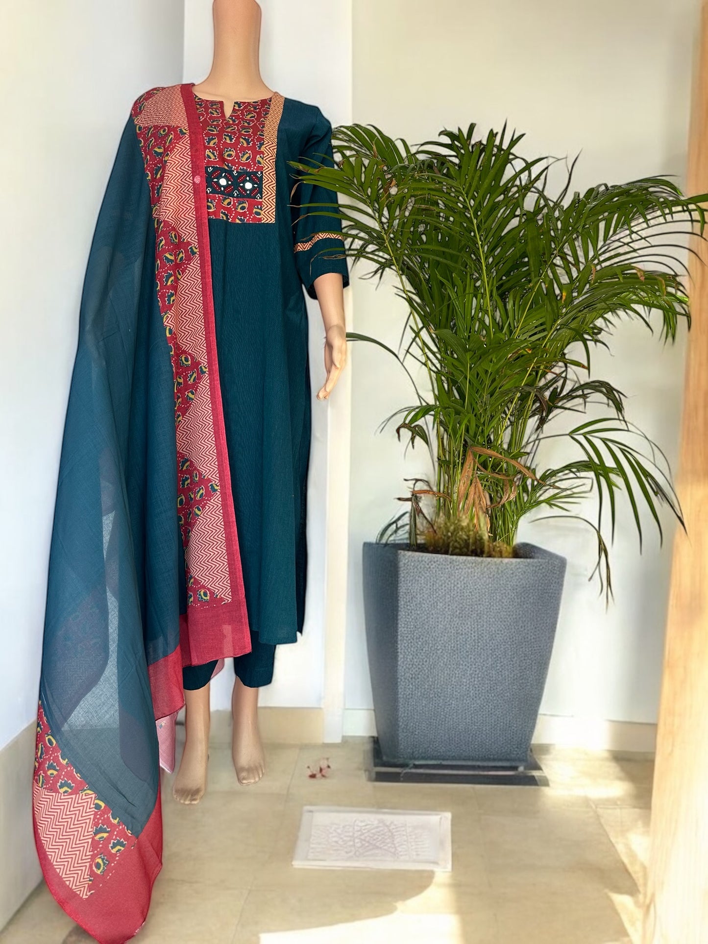 Green mirror work straight Kurti set