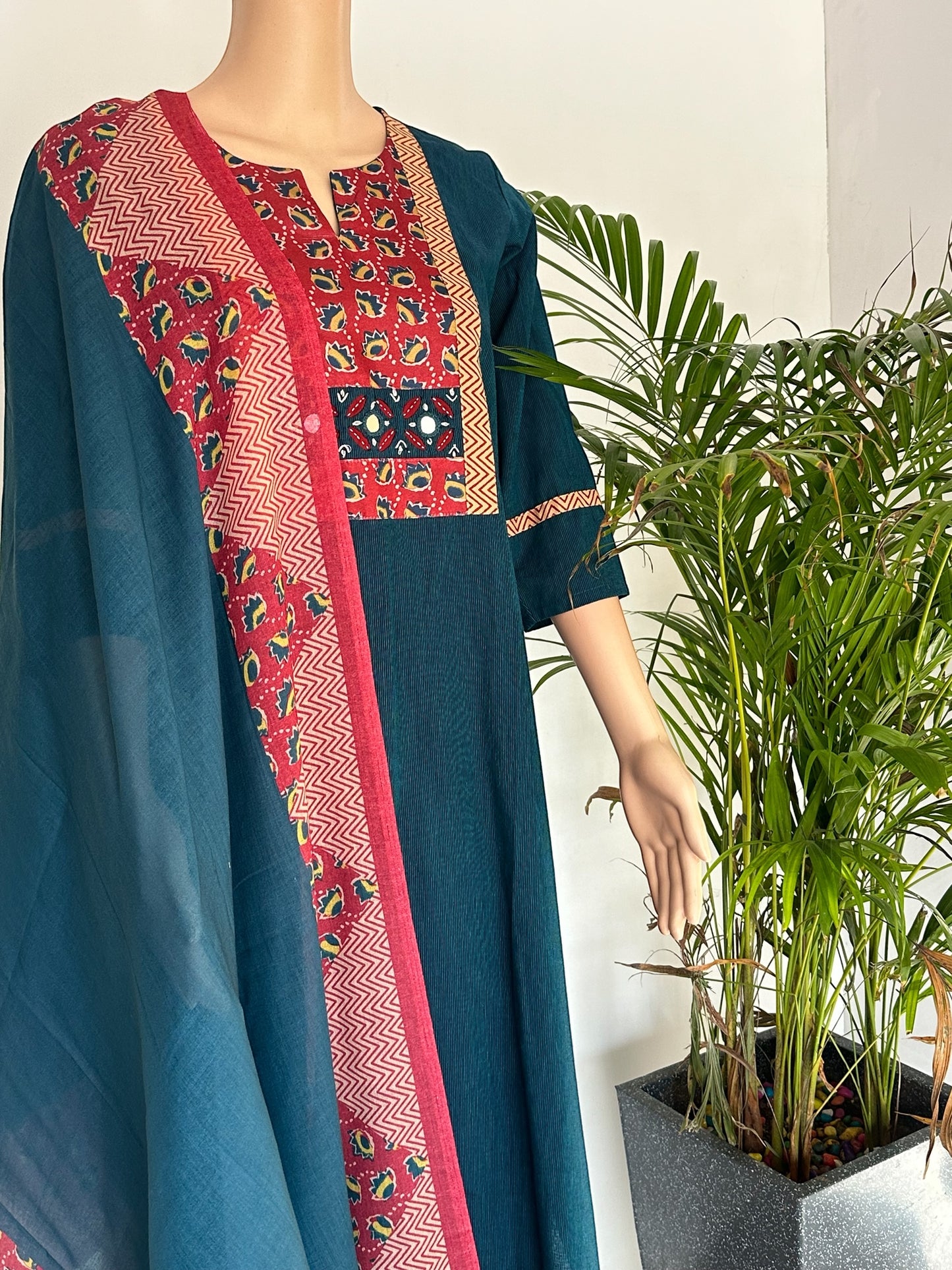 Green mirror work straight Kurti set