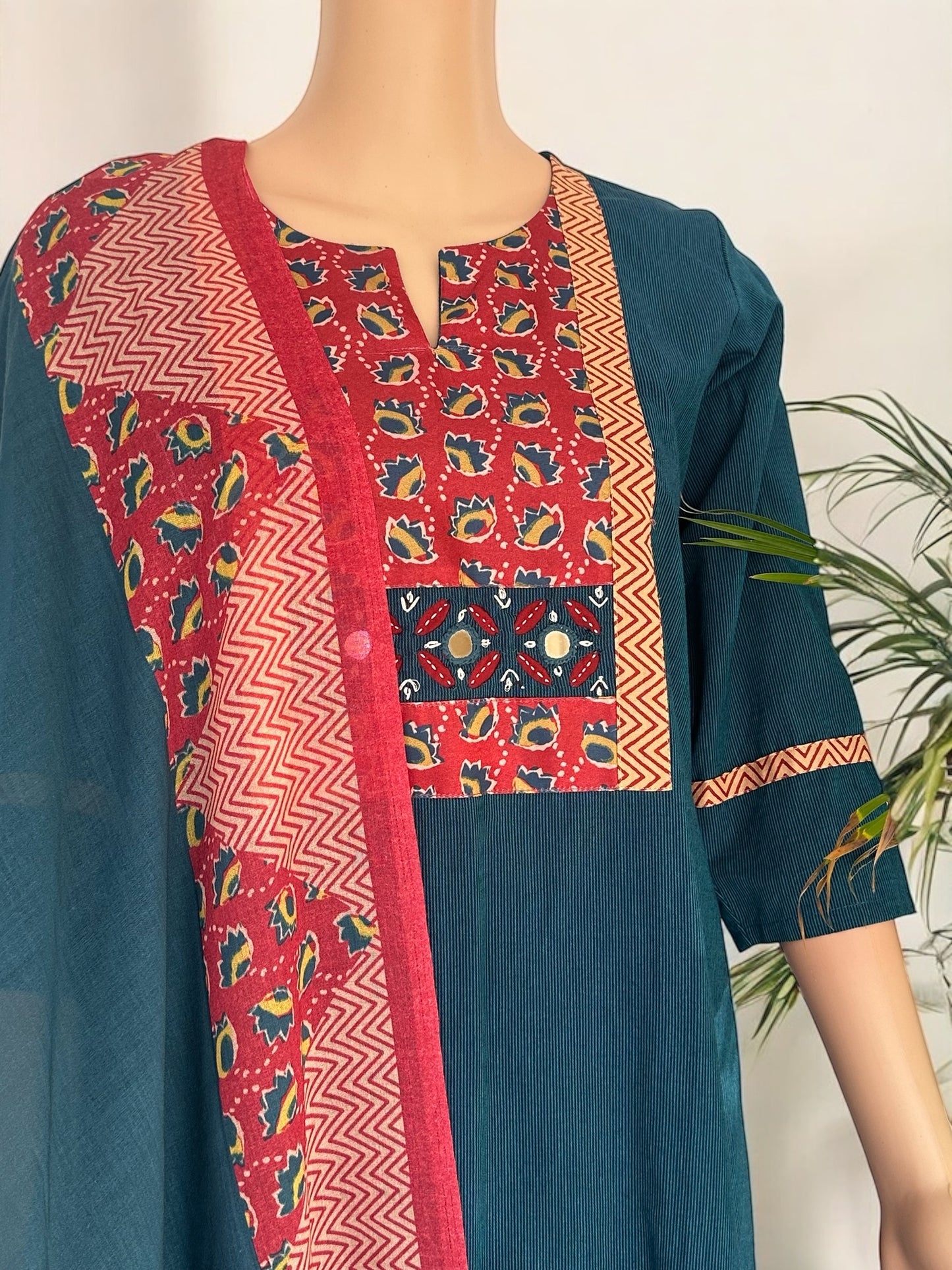 Green mirror work straight Kurti set