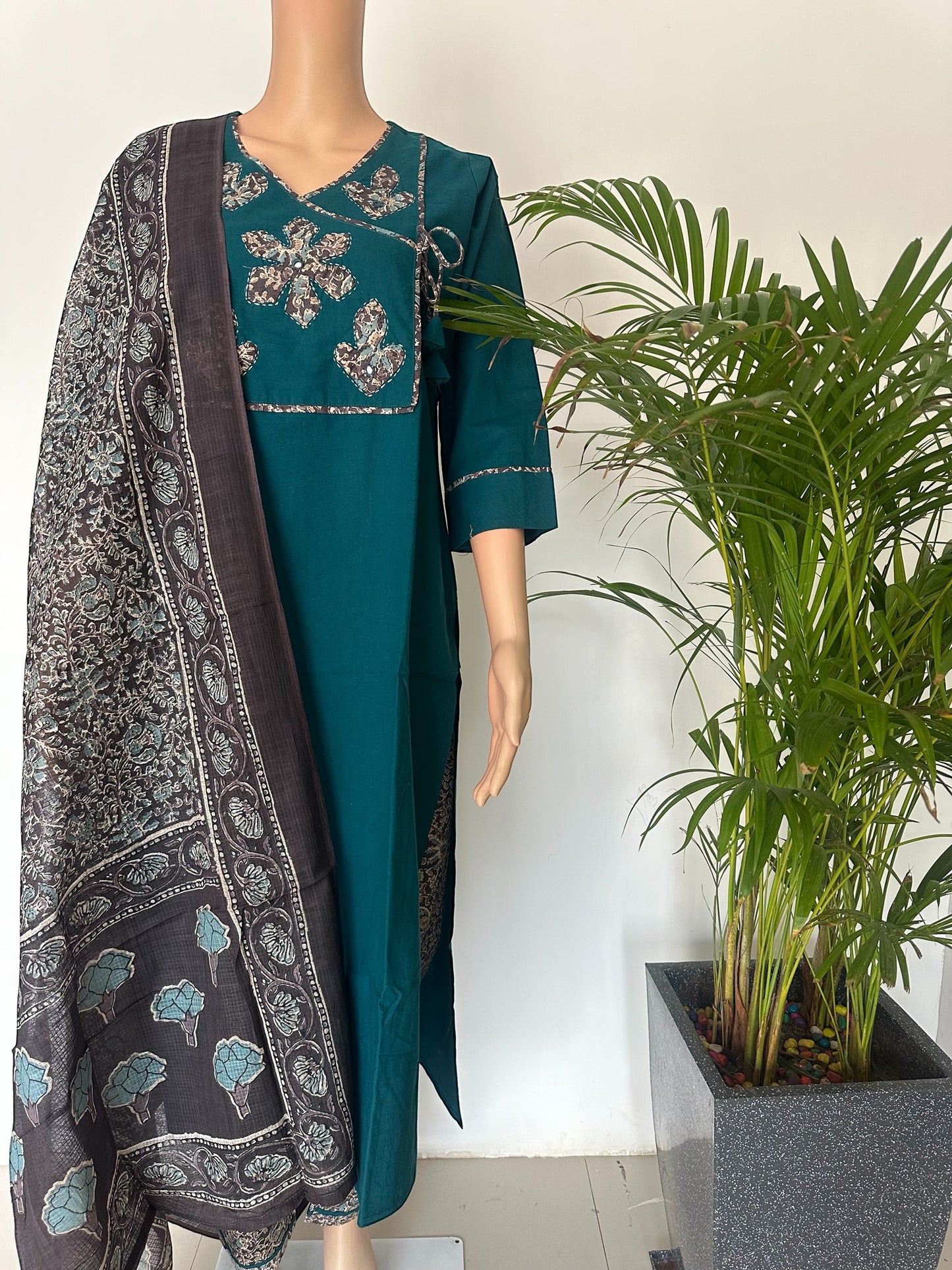 Green appliqué work solid straight Kurti set