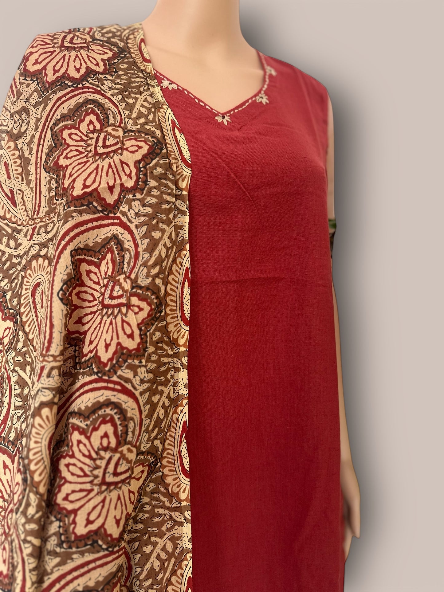 Kalamkaari print sleeveless straight Kurti set